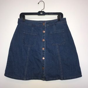 button up denim skirt. perfect blue color size L.